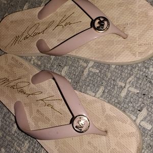 Micheal Kors thong flip flops